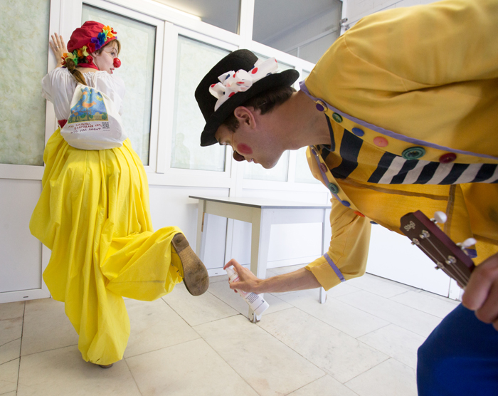 КЛОУН, КОТОРЫЙ ЖИВЕТ В БОЛЬНИЦЕ